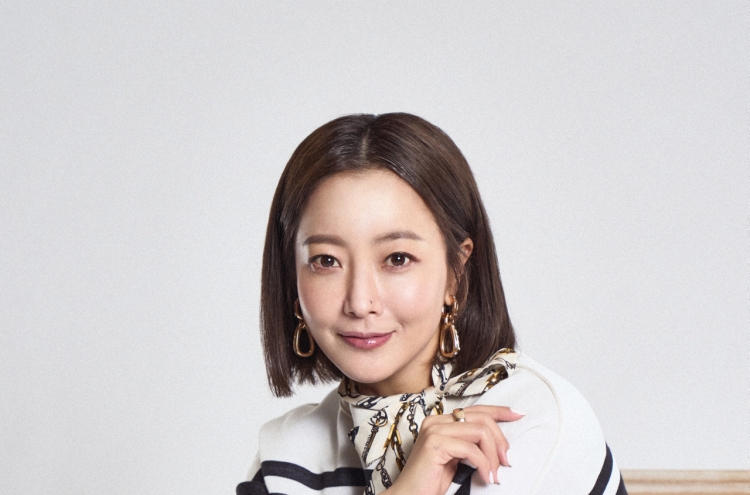 [Herald Interview] ‘Remarriage & Desires’ offers new look at society: Kim Hee-seon