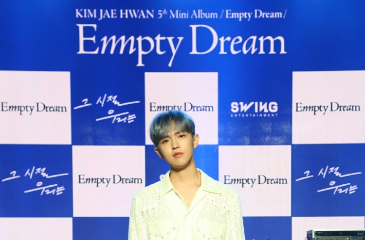 Kim Jae-hwan paints his musical canvas blue with 'Empty Dream'