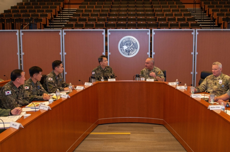JCS chief visits US strategic, space commands