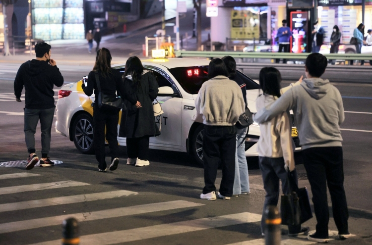Get ready to pay W1,000 more per taxi ride in Seoul next Feb.