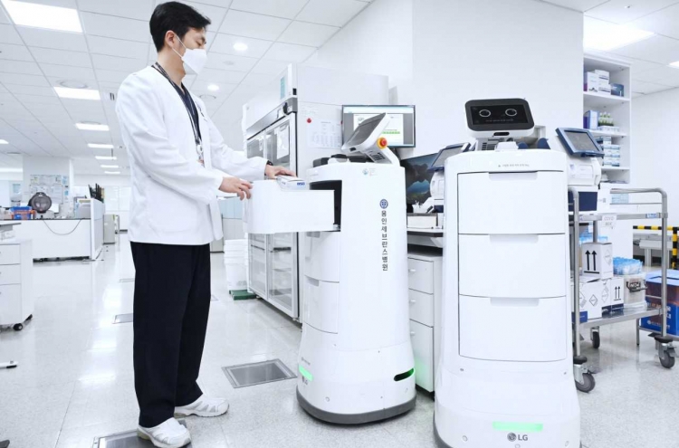 [Photo News] Robots at hospital