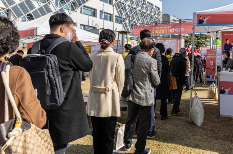 S. Korea adds 626,000 jobs on-year in November; job growth slows for sixth month