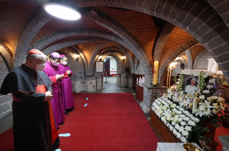 S. Korean Catholics pay tribute to late Pope Benedict XVI