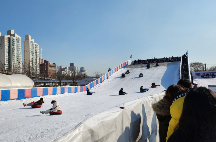 [Well-curated] Sledding, cozy tea and show of old and new for Lunar New Year holiday