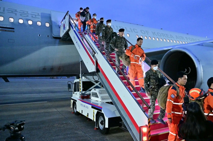 S. Korea's first relief team to Turkey returns home