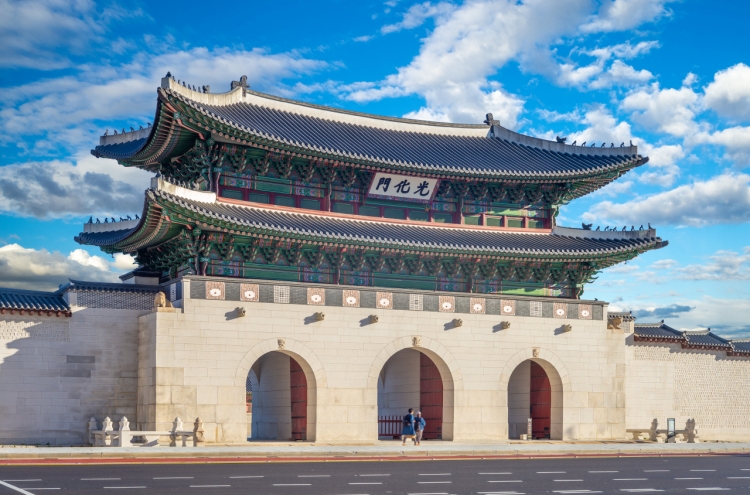 Foreigners under 19 to get free admission to royal palaces, tombs in S. Korea