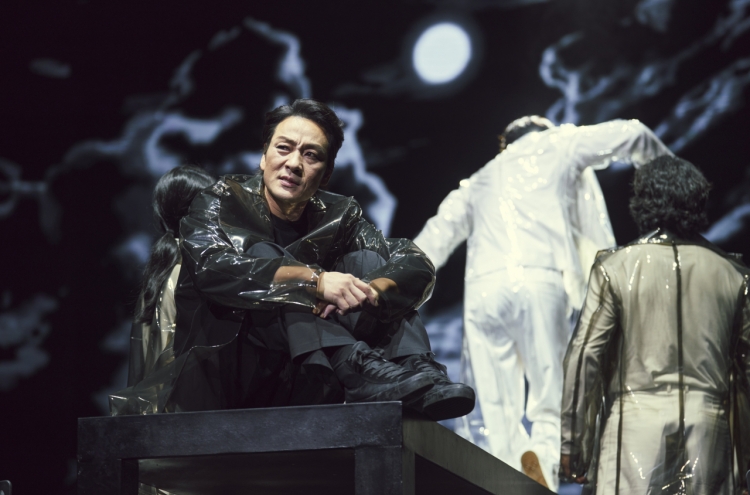 [Herald Interview] Mephisto is an irresistible role for versatile actor Park Hae-soo