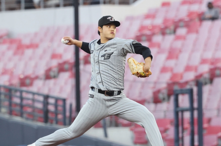 Teenager sets KBO velocity record for S. Korean pitchers
