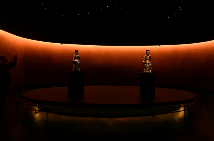 [Stories of Artifacts] Transcending 1,400 years in time: Two pensive bodhisattva statues