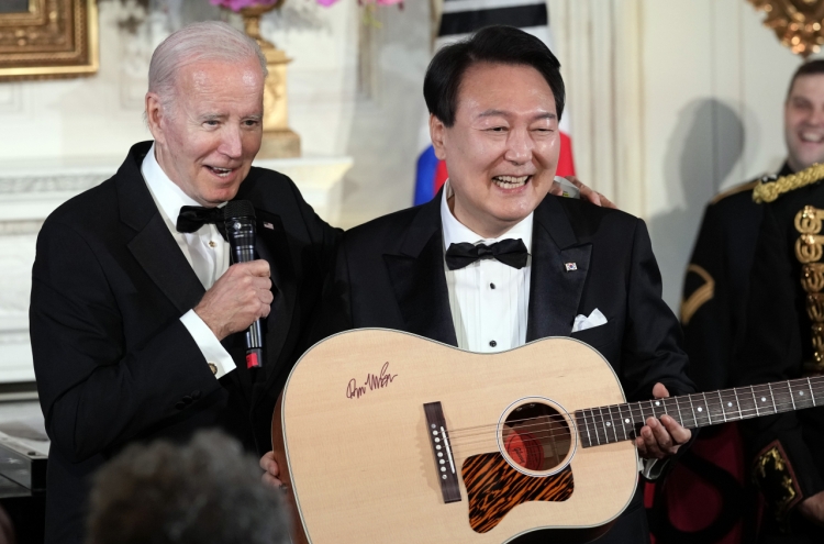 President Yoon belts out 'American Pie' at state dinner