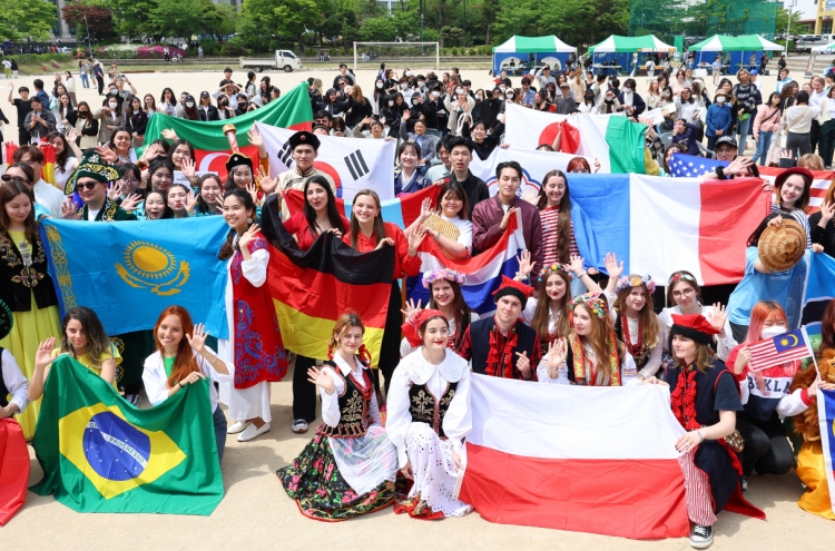 [Photo News] Foreign students celebrate cultural diversity