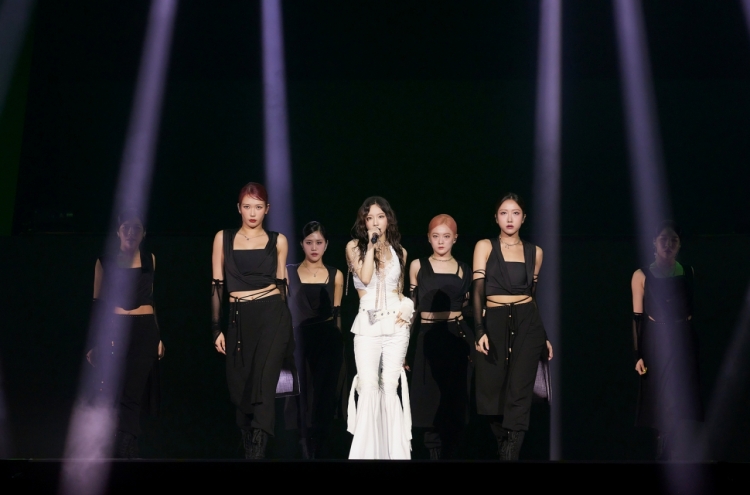 [Herald Review] K-pop diva Taeyeon leaves audience in awe with a cappella performance