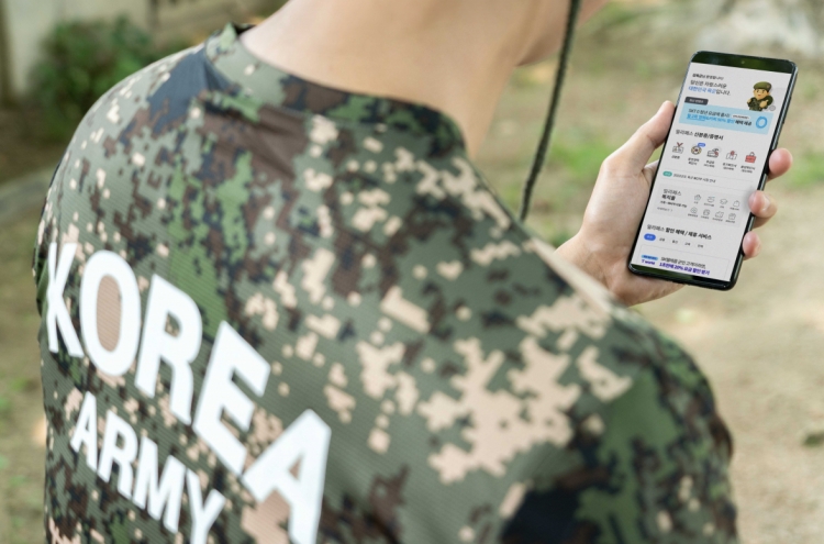 Recruits at military boot camps to be allowed to use mobile phones from next month