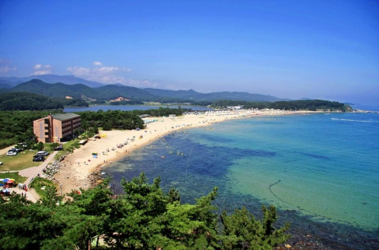[One with Nature] Escape blistering heat at Goseong's pristine beaches