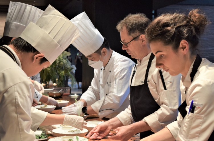 Michelin star chef harmonizes French cuisine with Korean flair
