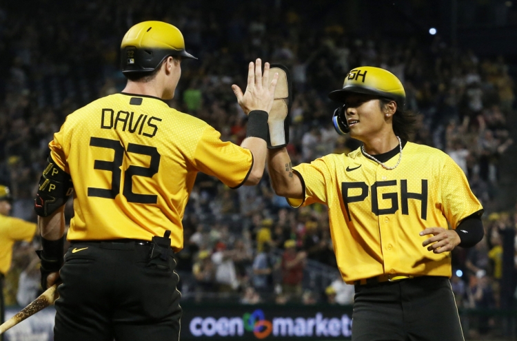 Pirates' Bae Ji-hwan placed on injured list with sprained ankle