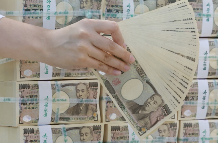 Korean investors snap up Japanese stocks amid yen weakness
