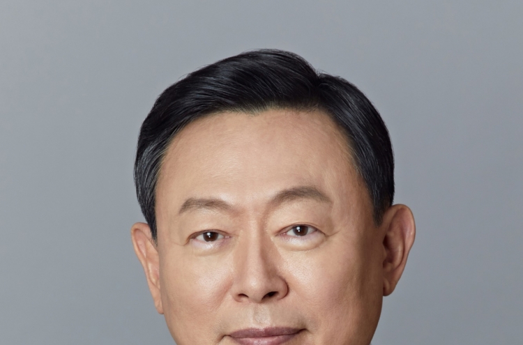 Lotte chief convenes CEO meeting to discuss growth strategy