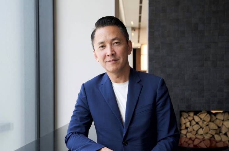 [Eye Interview] Pulitzer-winning author Viet Thanh Nguyen on HBO's upcoming 'Sympathizer' with Park Chan-wook