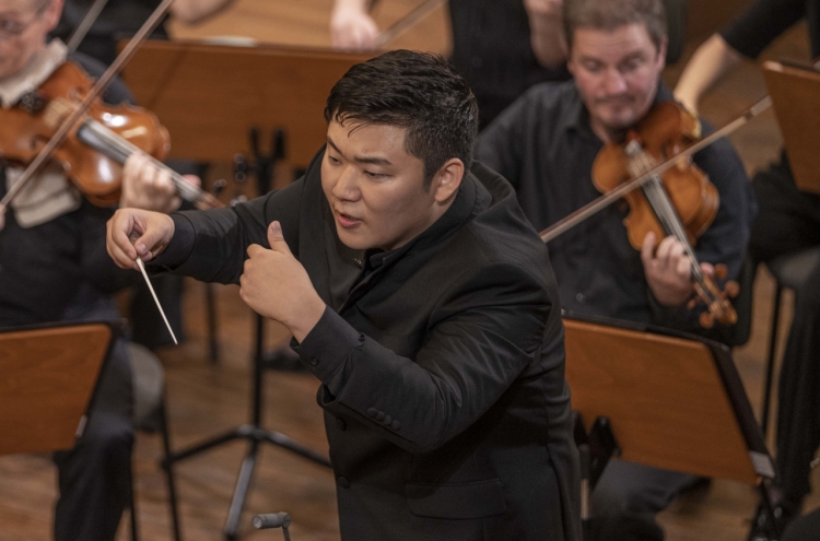 S. Korean conductor Yoon Han-kyeol wins Karajan prize