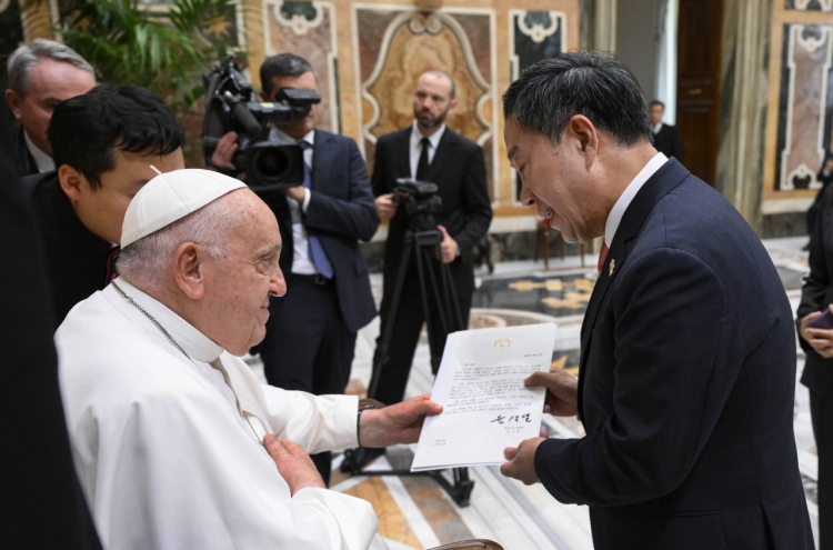 Yoon sends letter to Pope Francis on anniversary of S. Korea-Vatican relations