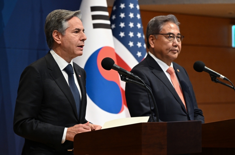 Park, Blinken condemn N. Korean provocations, military support to Russia