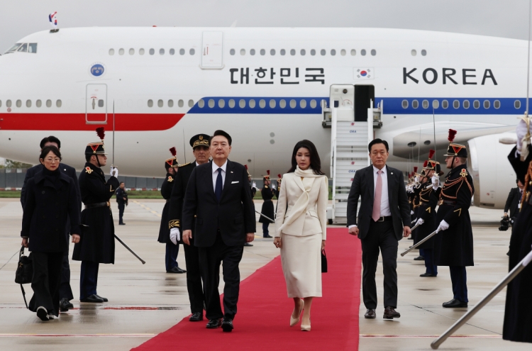Korea makes last-minute push for Busan Expo bid
