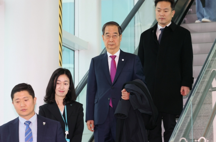 PM departs for Paris as fate of Busan's World Expo bid draws near