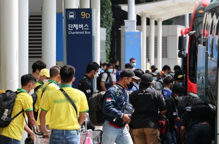 Korea to start hiring E-9 visa foreign workers in restaurants