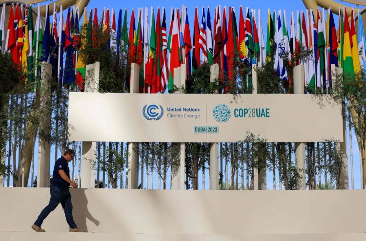 At UN climate talks, world leaders to pledge and plead on second of leaders' summit