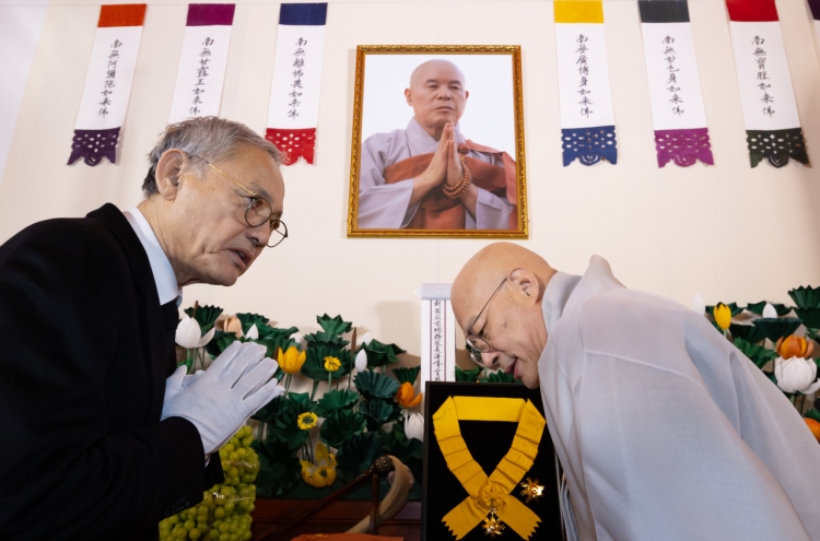 Govt. posthumously confers state medal on late Ven. Jaseung