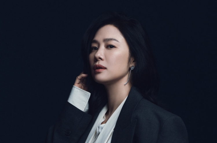 [Herald Interview] Kim Hyun-joo, Park Hee-soon explore paradoxical nature of family in 'The Bequeathed'