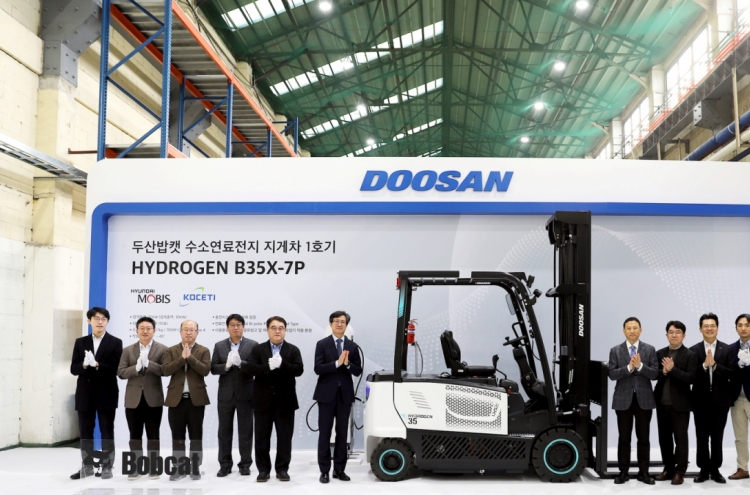 Doosan Bobcat debuts Korea's first hydrogen-powered forklift