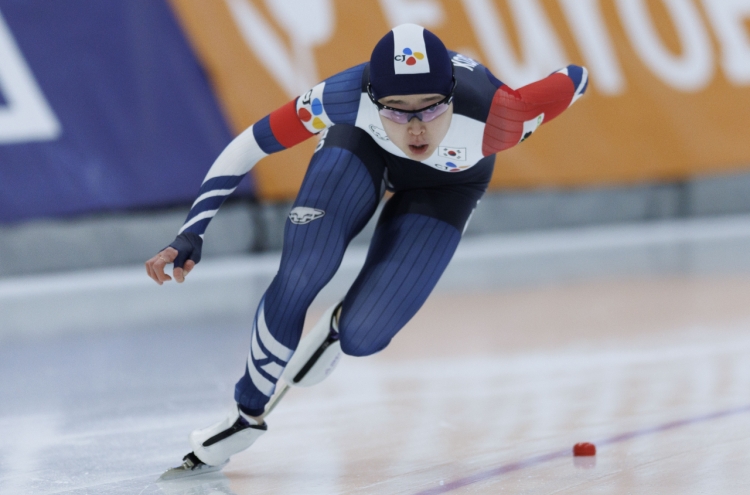 Speed skater Kim Min-sun finishes 2nd in World Cup standings with silver in finale