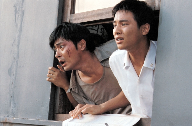 [History through films] ‘Taegukgi,’ a tearful story of two brothers in battle that divided Korea