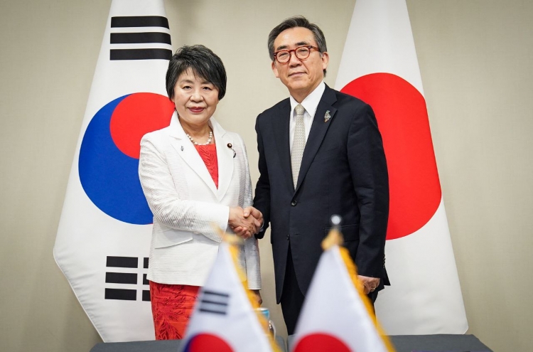 S. Korean, Japanese FMs agree on NK, differ on historical issues