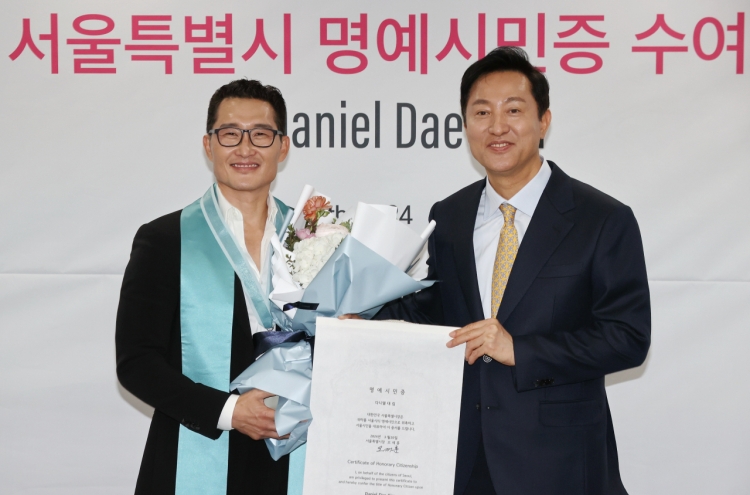 Actor Daniel Dae Kim made honorary citizen of Seoul
