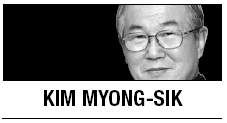 [Kim Myong-sik] Reflections on nation at restored royal houses