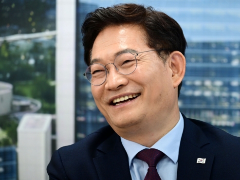  Democratic Party Seoul mayor hopeful says he will be ‘balance that Yoon needs’