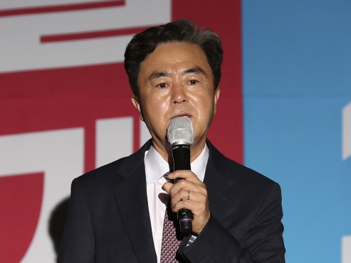  Kim Tae-heum vows to end DP’s 12-year reign in S. Chungcheong