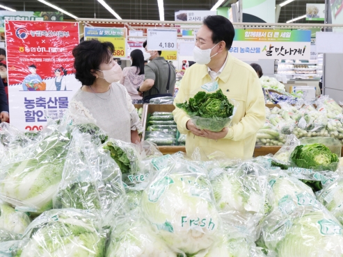 Korea to expand food supply to tame prices ahead of Chuseok