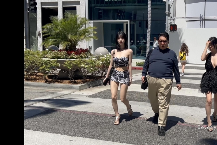 Hybe Chairman Bang spotted in LA with livestreamer Seyeon