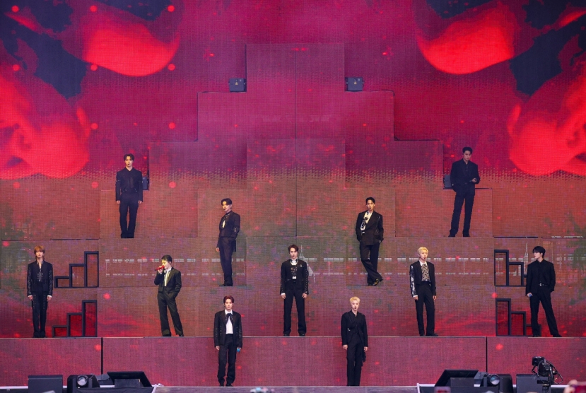 [Herald Review] Seventeen showcases new songs in world tour ‘Right Here’