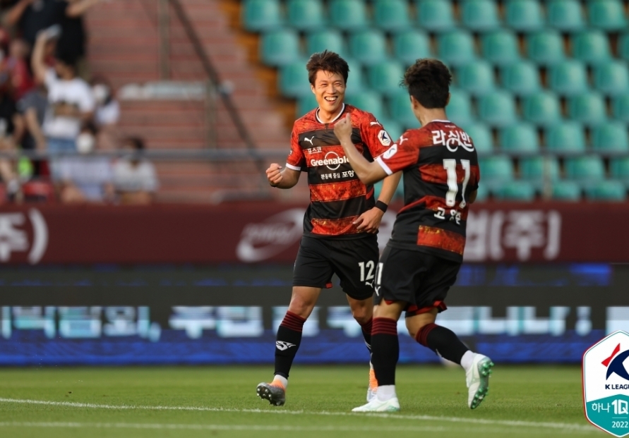 Jeonbuk closing in on Ulsan for K League lead