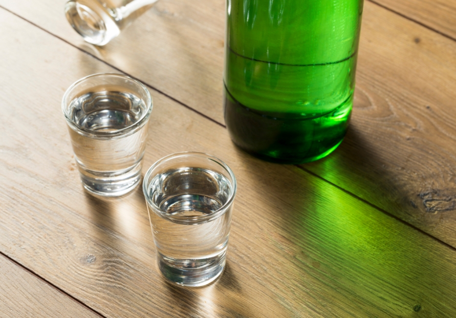  Why soju price hikes are causing Koreans so much anguish