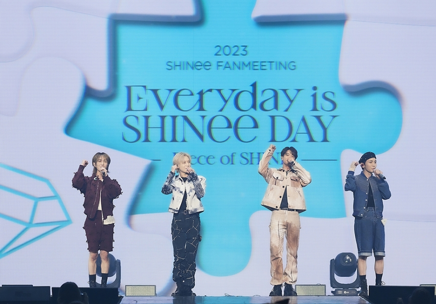 SHINee celebrates 15th anniversary with fans