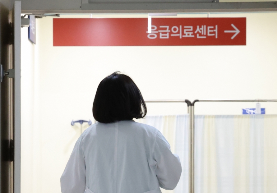 Korea publicly orders some doctors back to work