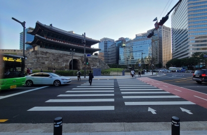 Woman stabbed to death in central Seoul, suspect caught