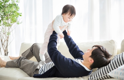 More dads taking paternity leave while fewer Koreans get married