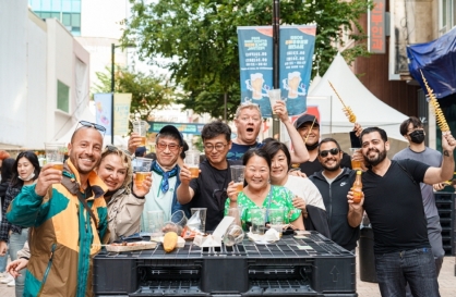 [Reporter’s Notebook] Why are so many districts in Seoul hopped up on beer fests?